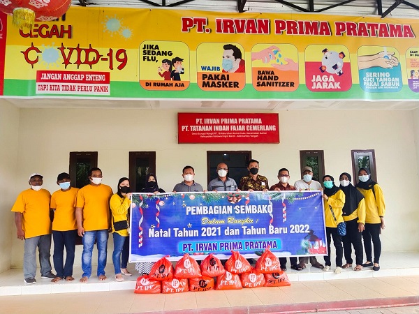 PT. Irvan Prima Pratama Bagikan 475 Paket Sembako Natal