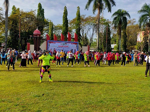 Bupati Kotim beserta istri