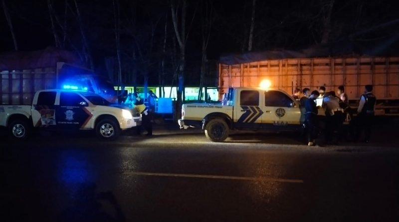 Parkir Sembarangan Truk Fuso Ditilang