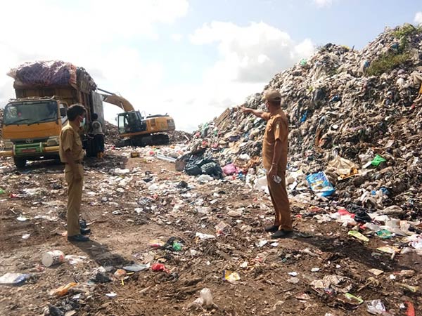 Kepala Dinas Lingkungan Hidup (DLH) Kabupaten Kotawaringin Timur (Kotim) dalam beberapa bulan terakhir masih terus membenahi kawasan tempat pembuangan sampah akhir (TPA)