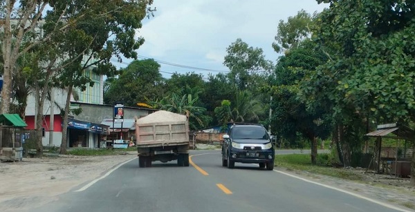Truk Pasir Tanpa Penutup Merajalela