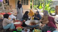 Masih tingginya rasa kemanusiaan diperlihatkan warga dalam musibah korban kebakaran Pasar Pundu