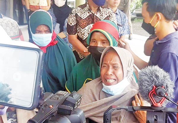 Saini alias Ook menambah daftar warga yang akan diadili di Pengadilan Negeri Sampit dalam kasus pencurian buah kelapa sawit