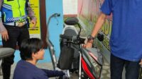 Nekat Naik Motor Knalpot Brong Siap-Siap Ditilang Polisi