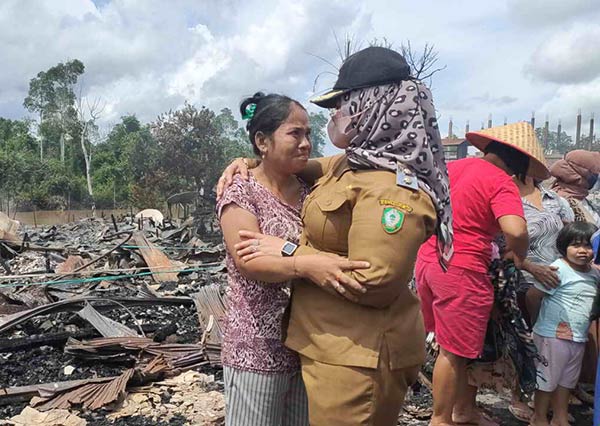 Sebanyak 78 kepala keluarga (KK) di Pasar Pundu Kecamatan Cempaga Hulu kehilangan tempat usaha lantaran musibah kebakaran