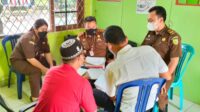 Kejaksaan Negeri Cabang Palingkau Kabupaten Kapuas menuntaskan penyidikan kasus tindak pidana korupsi pungutan desa
