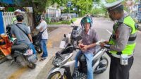 Nekat Melawan Arus Pemotor Ditilang Polantas