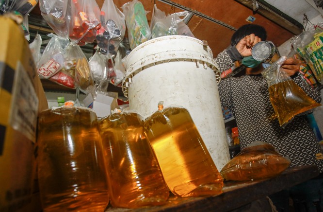 Gaibnya Minyak Goreng Murah Ada Harga Tapi Tiada Rupa