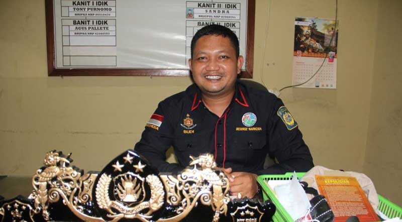 Menghirup Lem Aibon,Polres Gunung Mas