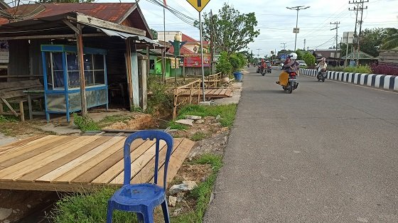 PROYEK GAGAL DRAINASE PUPR Lamandau Kena Getah Proyek Gagal