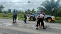 polisi Lubang Jalan Ditambal