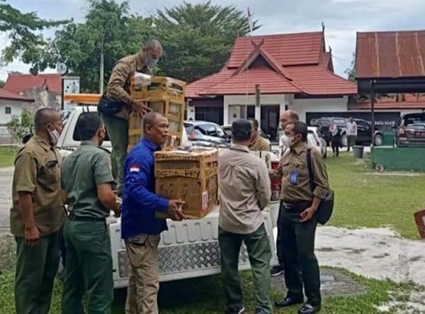 Tim Balai Konservasi Sumber Daya Alam (BKSDA) Jawa Timur menggagalkan penyelundupan ratusan burung dilindungi