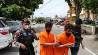 Sebutir timah panas menembus kaki Agus Surono (33)