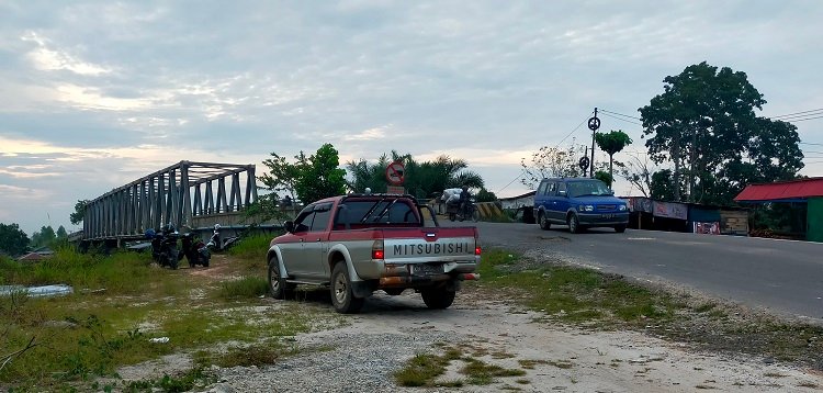 Konstruksi Jembatan Sungai Arut Mulai Renggang