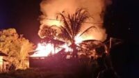 Kebakaran yang terjadi di Jalan Trans Kalimantan