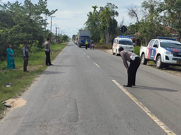 Kecelakaan maut yang terjadi di jalan Trans Kalimantan Desa Tambun Raya Km 5 Kecamatan Basarang Kabupaten Kapuas menelan empat korban jiwa sekaligus