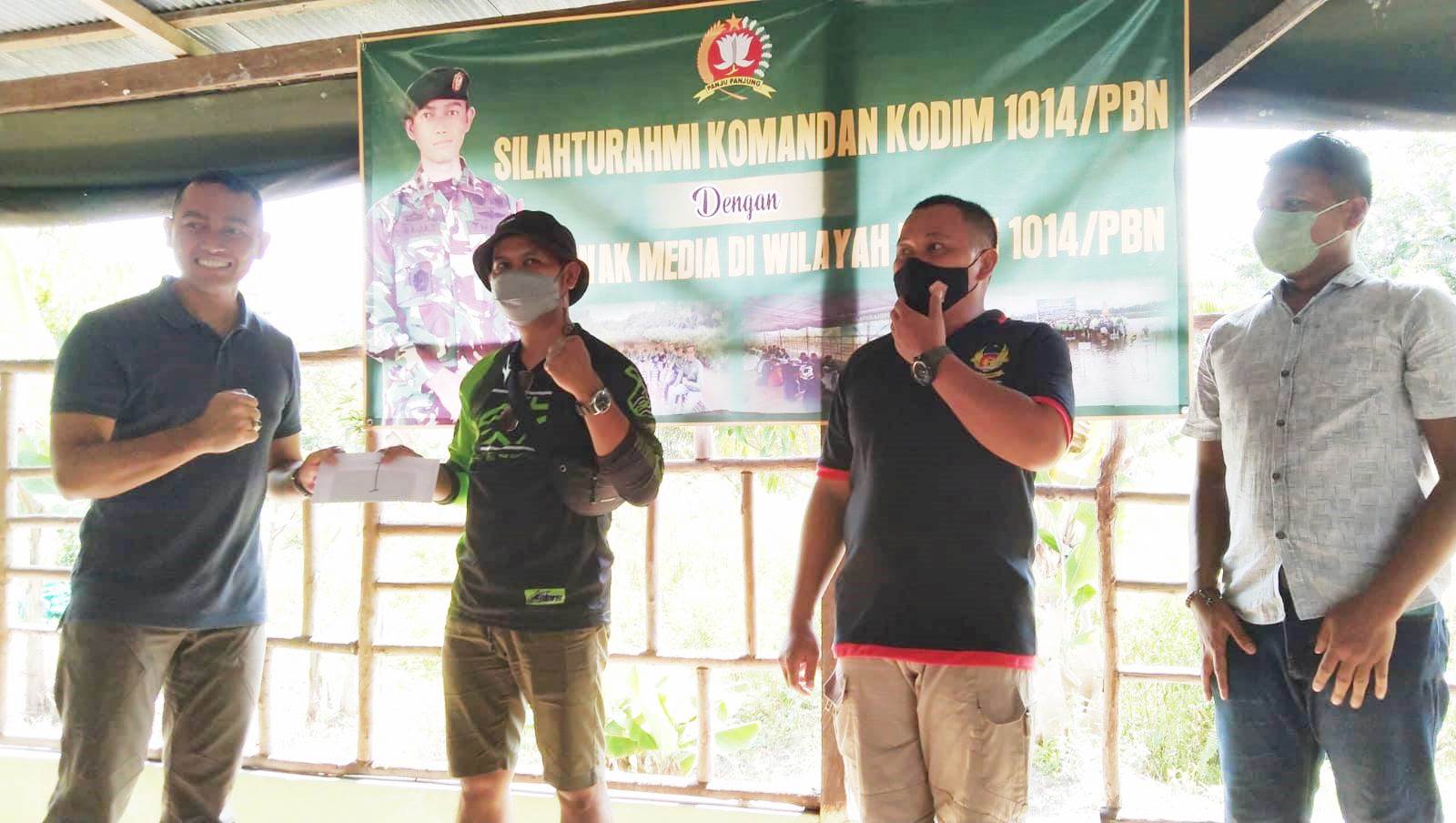 Obati Kangen Piknik dengan Lomba Mancing