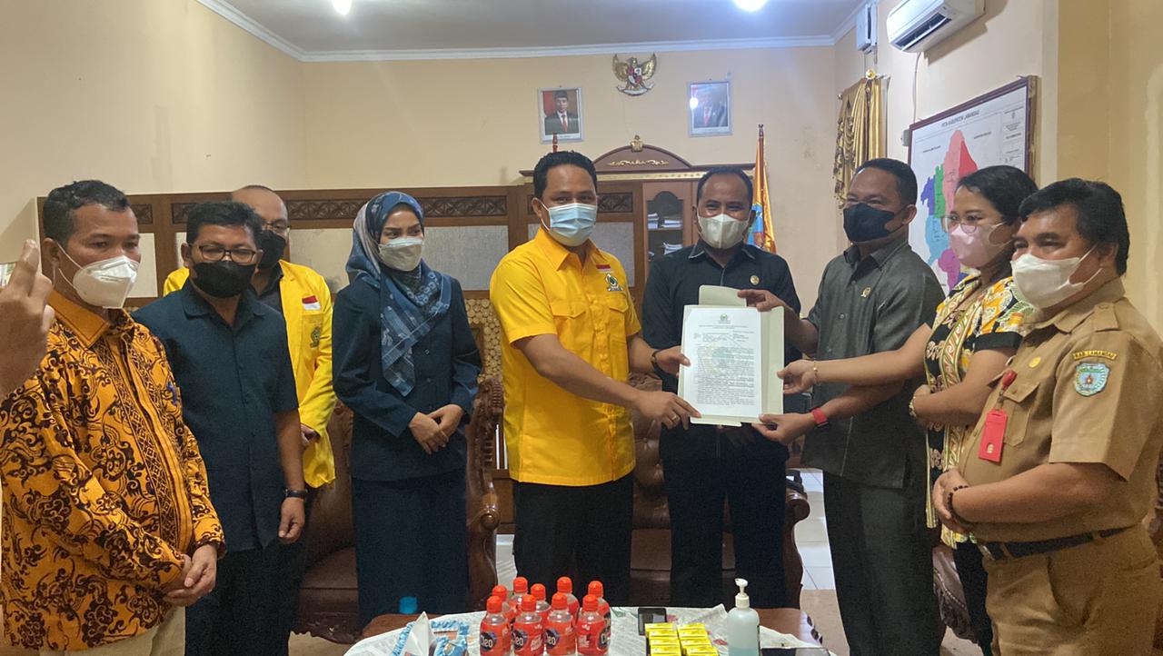 Undur Diri Sebagai Ketua DPRD Lamandau