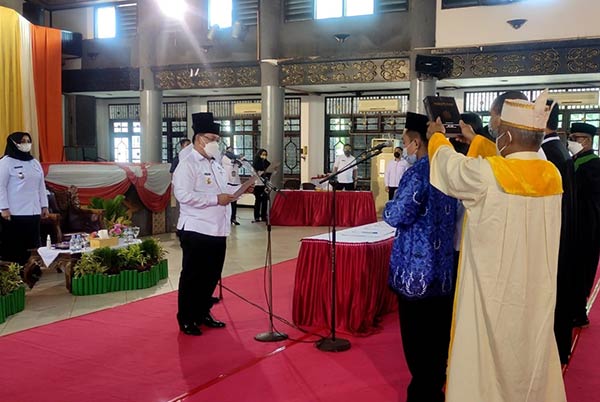 Bupati Kotawaringin Timur (Kotim) Halikinnor meminta kepada seluruh pegawai aparatur sipil negara (ASN) agar menjadi abdi negara