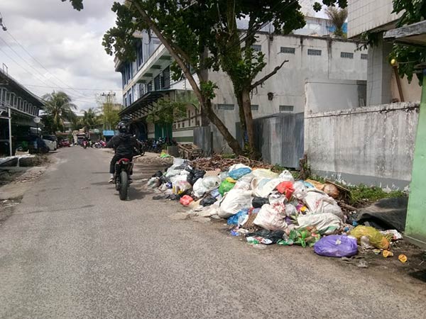 Ketika Sampah Berserakan Jadi Sorotan Kepala DLH Kotim