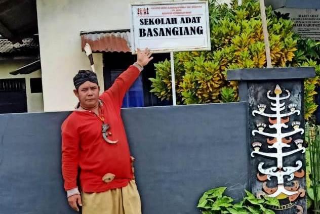 Mengenal Sekolah Adat Basangiang Di Kotawaringin Barat