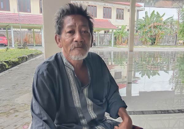 pria asal Pasuruan diduga sengaja menelantarkan diri di Masjid Agung Al Falah Sampit
