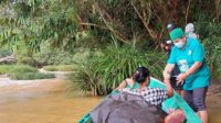 Vaksinasi di Atas Perahu,Polres Gunung Mas