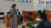 Majelis Hakim Pengadilan Tipikor Palangka Raya menjatuhkan vonis tiga tahun penjara terhadap legislator Gumas nonaktif Sri Yeni