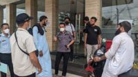 Petugas Kantor Imigrasi Kelas II Tempat Pemeriksaan Imigrasi (TPI) Sampit bersama aparat Polres Kotim menangkap dua warga negara asing (WNA) asal Pakistan