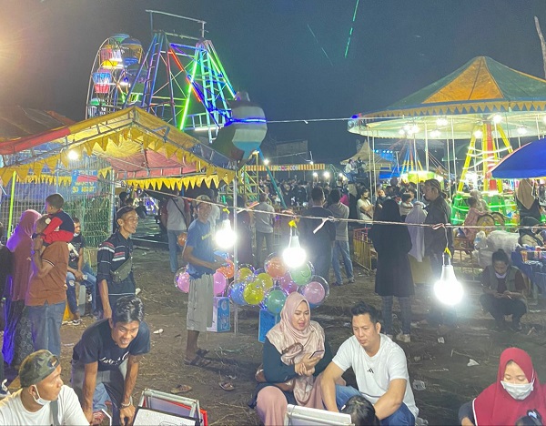 Bazar begoyap di Pangkalan Bun Park