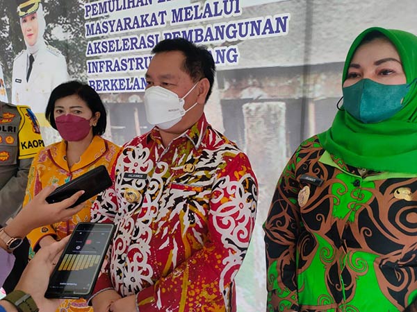 Bupati Kotawaringin Timur (Kotim) menargetkan pada tahun 2023 pabrik es bisa terbangun di kabupaten ini
