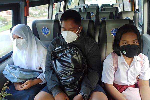 Bus Sekolah gratis yang disediakan Dinas Perhubungan Kabupaten Lamandau masih sepi peminat di hari kedua pengoperasiannya