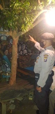 GANTUNG Diduga Depresi IRT Gantung Diri