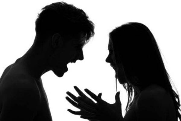 Perkara pasangan suami istri (pasutri) yang saling lapor ke kantor polisi