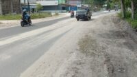 Endapan Pasir Jalur Ahmad Wongso Bahayakan Pengguna Jalan