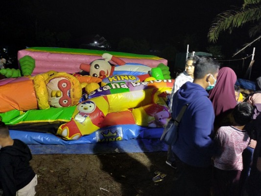 bazar begoyap,pangkalan bun,Wahana Istana Balon Kempis Mendadak