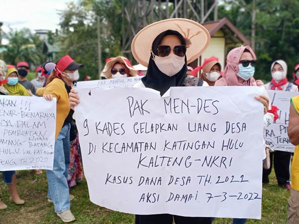 Sembilan kepala desa dipanggil oleh Kepolisian Daerah Kalimantan Tengah sebagai buntut tidak dibayarnya sisa pekerjaan pembuatan jalan