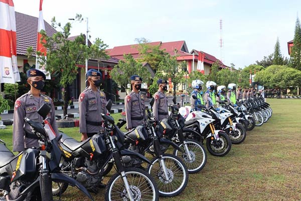 Aparat kepolisian di lapangan diminta menjaga sikap dan menghindari tindakan yang dapat merusak citra Polri