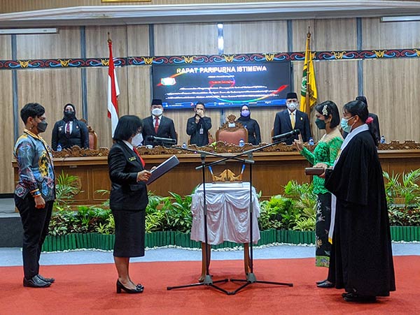 Memei Wulandari akhirnya dilantik dalam pergantian antar waktu (PAW) di DPRD Kotawaringin Timur