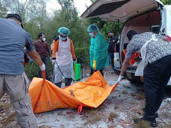 Seorang pria ditemukan dengan kondisi membusuk di dekat bekas galian C Jalan Bukit Pinang 1