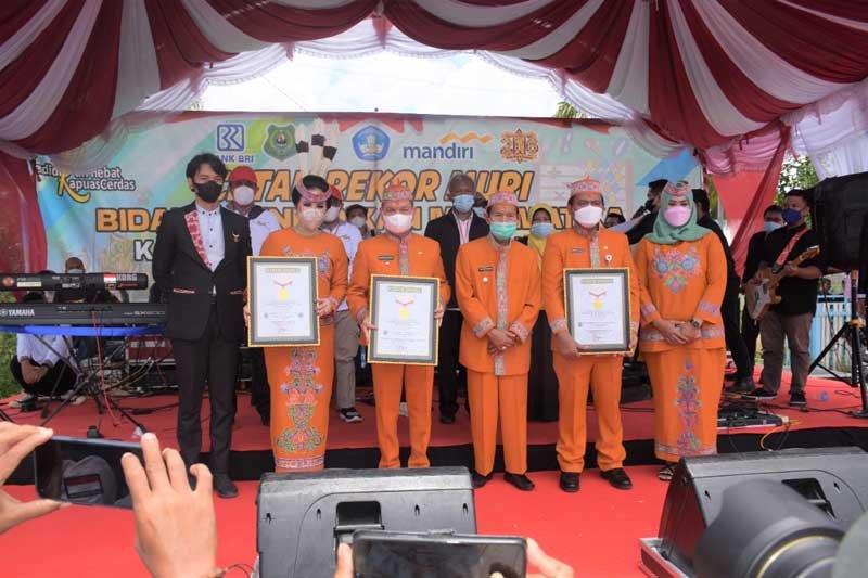 Rekor MURI,Bupati Kabupaten Kapuas
