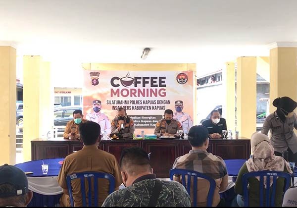POLRES-KAPUAS Untuk mempererat tali silaturami dan sinergitas dalam menyampaikan informasi kepada masyarakat