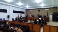 Setelah Hakim menolak eksepsi terdakwa dalam putusan sela dua pekan lalu sidang tindak pidana korupsi anggaran Desa Kinipan dilanjutkan dengan Pemeriksaan saksi