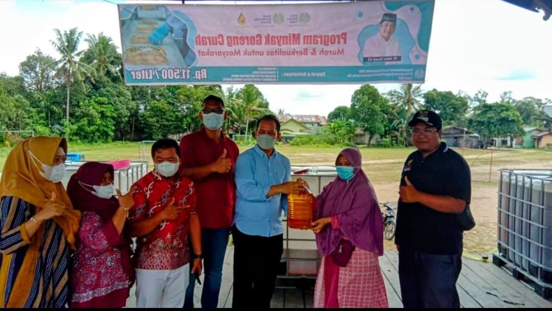SOCIETY MINYAK Giliran Seruyan Diguyur 7000 Liter Minyak Goreng Murah PT. CBU