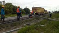 Dua Tiang Roboh Listrik Kawasan Industri Tersendat
