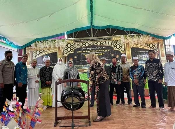 bupati kotawaringin timur,peresmian ,Bupati Kotawaringin Timur (Kotim) diwakili Wakil Bupati Kotim Irawati menghadiri peresmian Pondok Pesantren Al-Asyhar Desa Rantau Katang