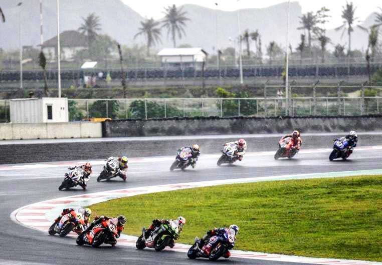motogp-mandalika Kecelakaan hebat menimpa Marc Marquez di sesi warm up motogp mandalika