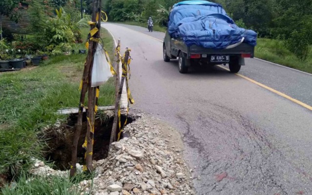 Jalan Berlobang,Kereng Pangi