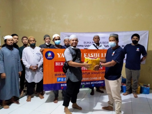 bakti sosial Yayasan Lintas Indonesia Membantu
