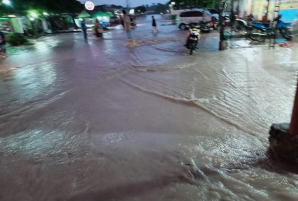 Banjir Terjang Kawasan Bisnis Despot Kotawaringin Lama